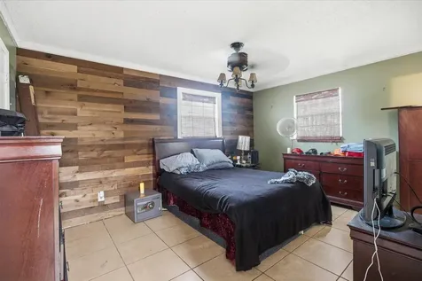 325 NW Dearman Street Port St Lucie FL 34983