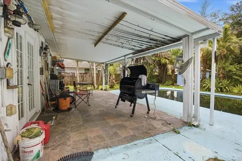 325 NW Dearman Street Port St Lucie FL 34983