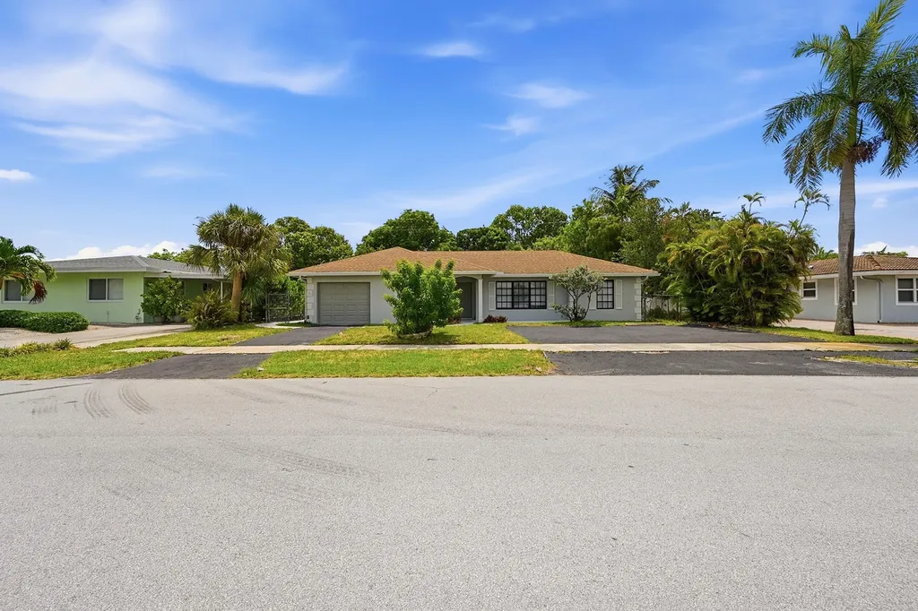 8 NE 9th Avenue Deerfield Beach FL 33441