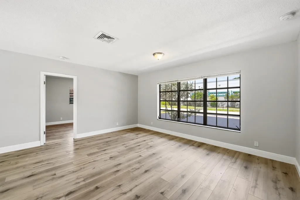 8 NE 9th Avenue Deerfield Beach FL 33441