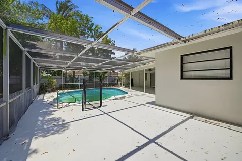 8 NE 9th Avenue Deerfield Beach FL 33441