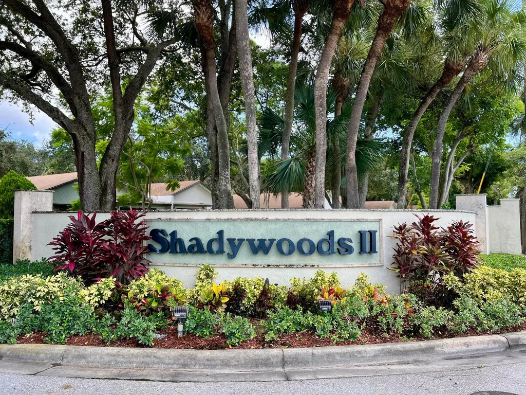 4075 N Palm Forest Drive Drive N Delray Beach FL 33445