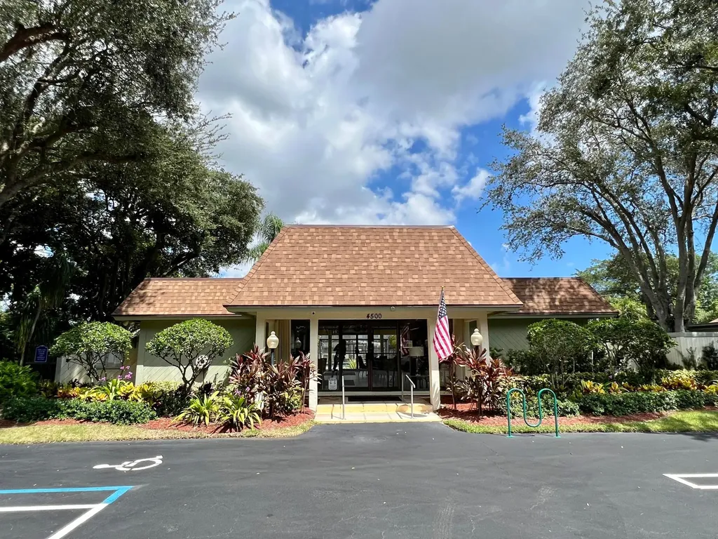 4075 N Palm Forest Drive Drive N Delray Beach FL 33445