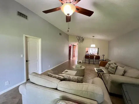 4075 N Palm Forest Drive Drive N Delray Beach FL 33445
