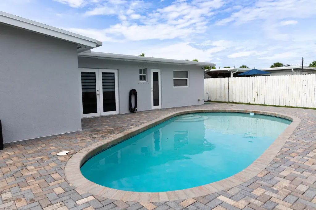 5668 Albert Road West Palm Beach FL 33415
