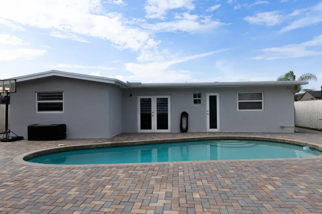 5668 Albert Road West Palm Beach FL 33415