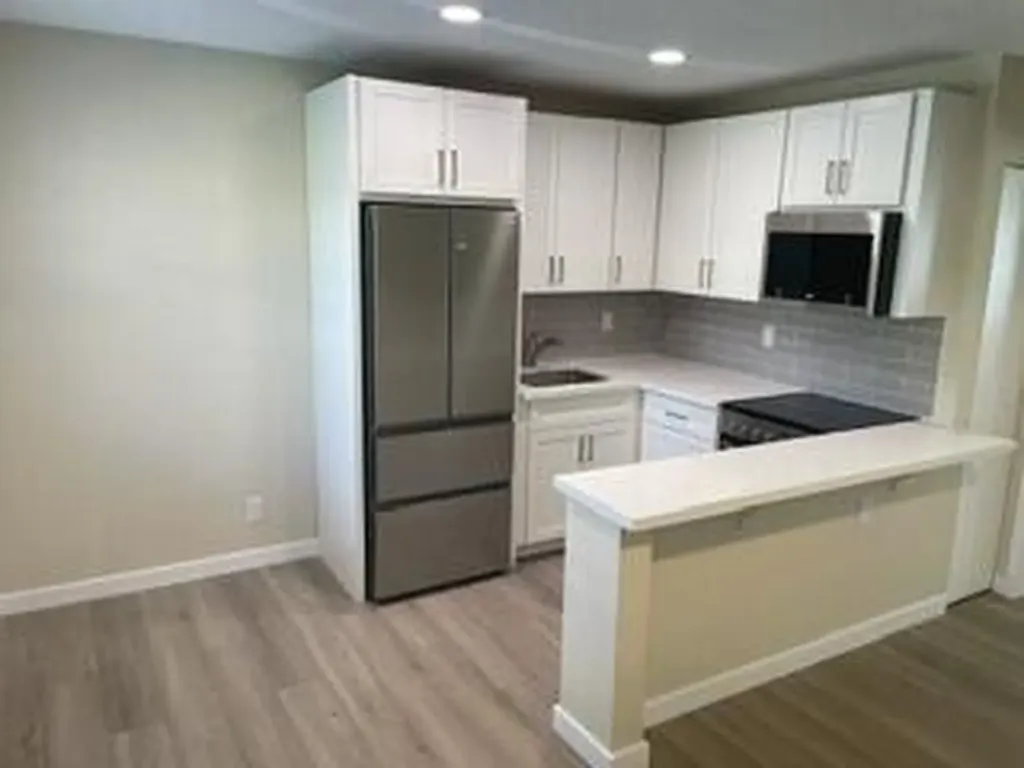 5168 NE 6th Avenue Oakland Park FL 33334