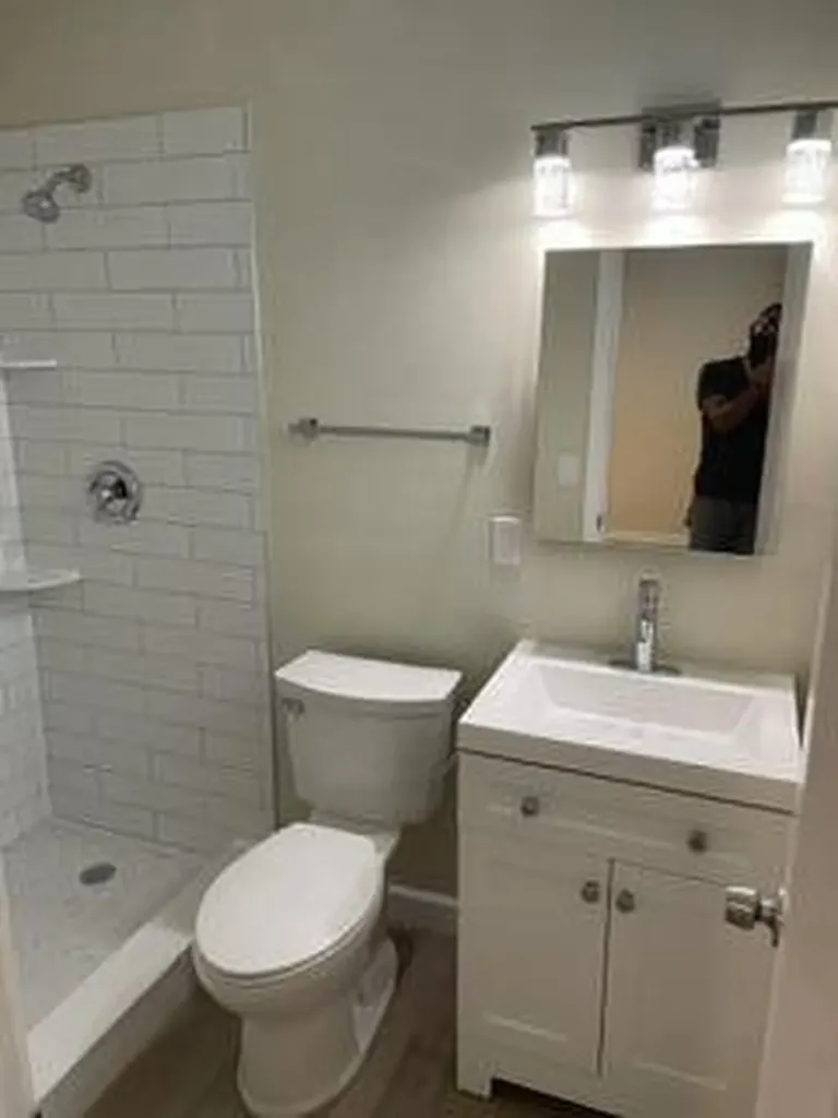 5168 NE 6th Avenue Oakland Park FL 33334