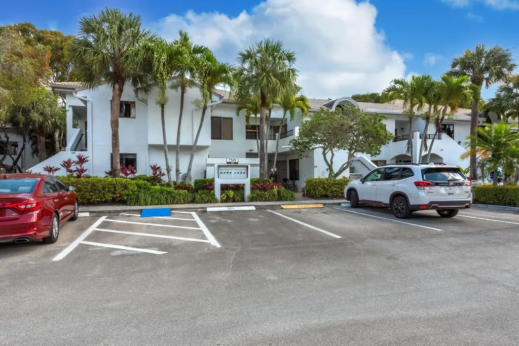7509 Glendevon Lane Delray Beach FL 33446