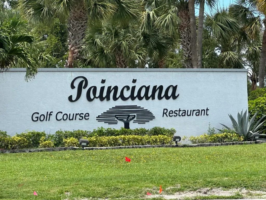 3661 Via Poinciana Greenacres FL 33467