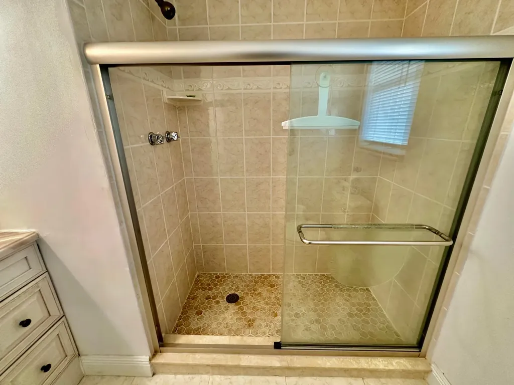 3661 Via Poinciana Greenacres FL 33467