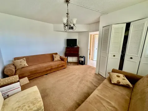 3661 Via Poinciana Greenacres FL 33467