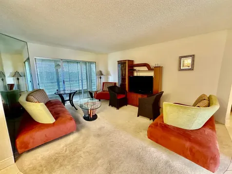 3661 Via Poinciana Greenacres FL 33467