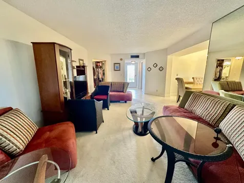 3661 Via Poinciana Greenacres FL 33467