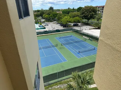 3661 Via Poinciana Greenacres FL 33467