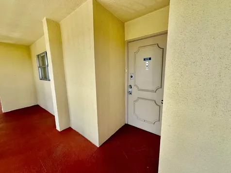3661 Via Poinciana Greenacres FL 33467