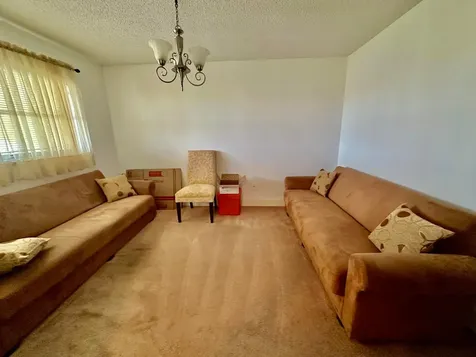 3661 Via Poinciana Greenacres FL 33467