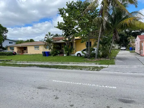 2243 Polk Street Hollywood FL 33020