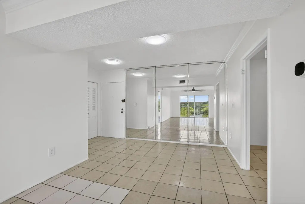 4174 Inverrary Drive Lauderhill FL 33319