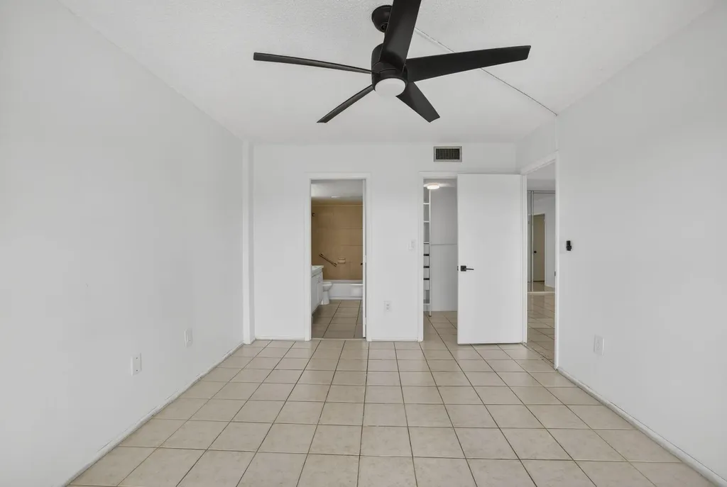 4174 Inverrary Drive Lauderhill FL 33319
