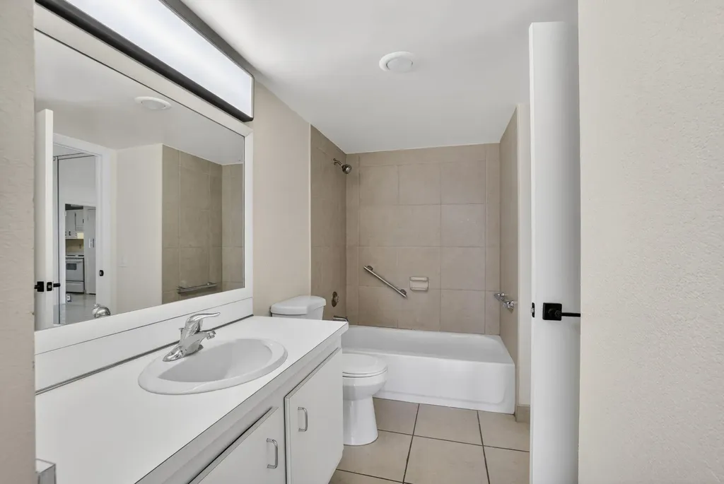 4174 Inverrary Drive Lauderhill FL 33319