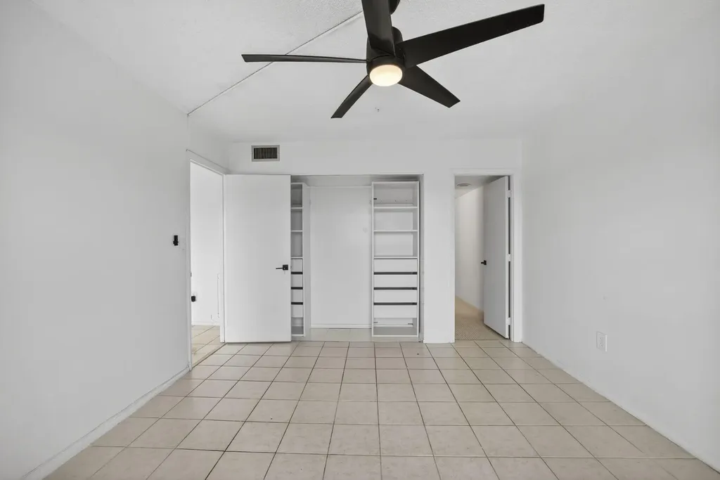 4174 Inverrary Drive Lauderhill FL 33319