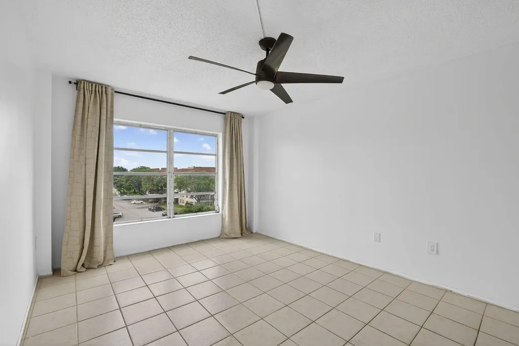4174 Inverrary Drive Lauderhill FL 33319