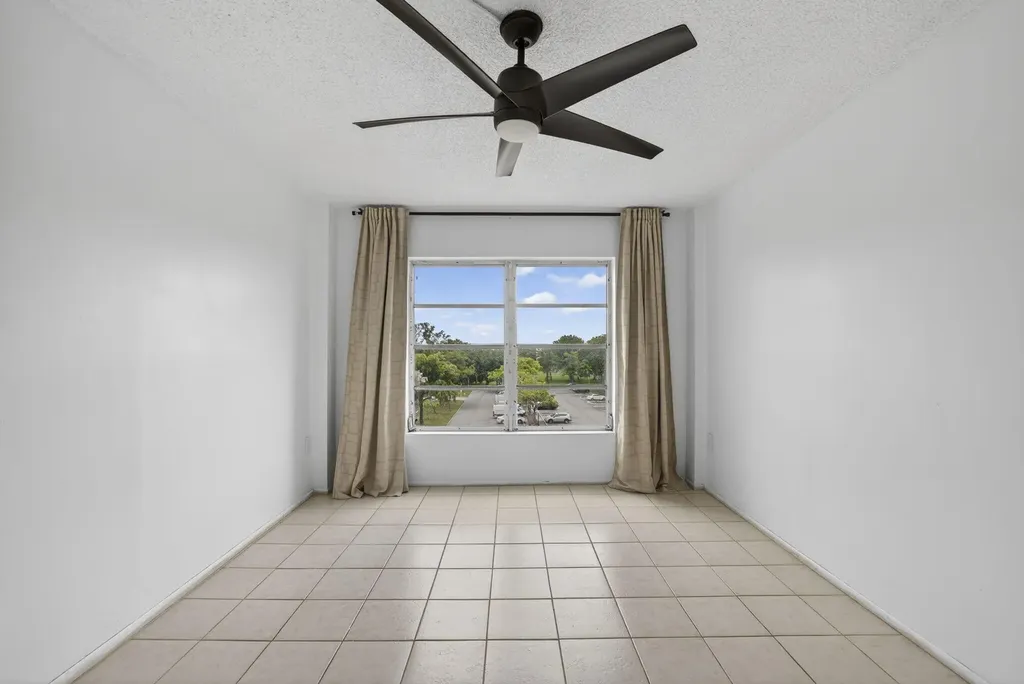 4174 Inverrary Drive Lauderhill FL 33319