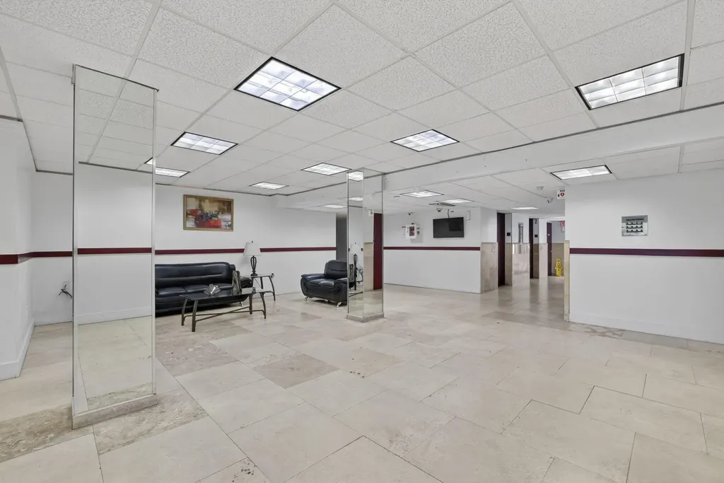 4174 Inverrary Drive Lauderhill FL 33319