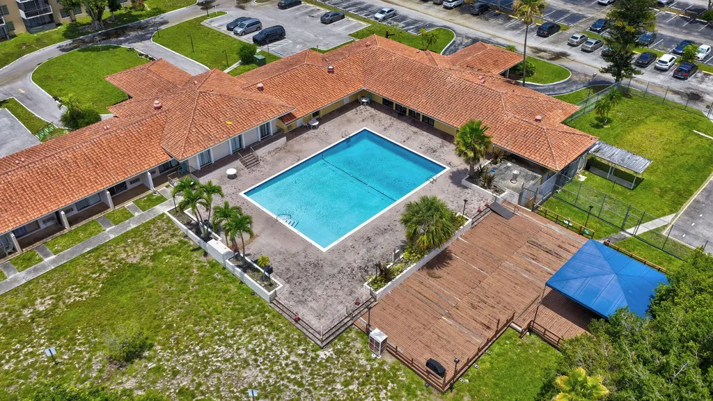 4174 Inverrary Drive Lauderhill FL 33319