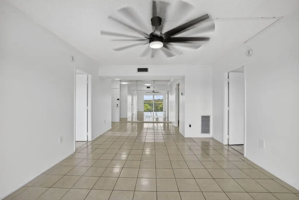 4174 Inverrary Drive Lauderhill FL 33319