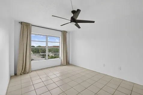 4174 Inverrary Drive Lauderhill FL 33319