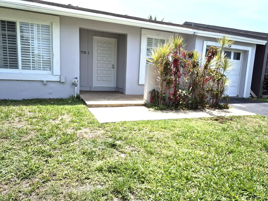 5510 S Lakewood Circle Circle S Margate FL 33063