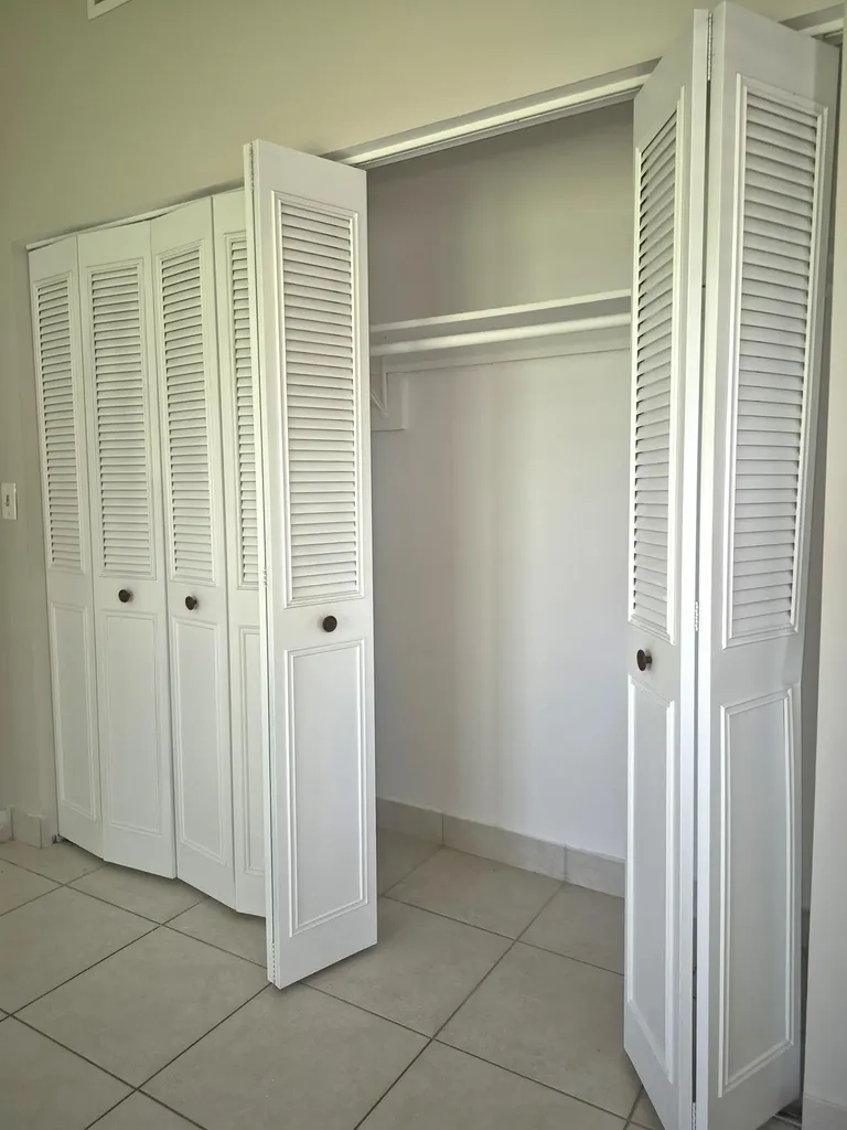 5510 S Lakewood Circle Circle S Margate FL 33063