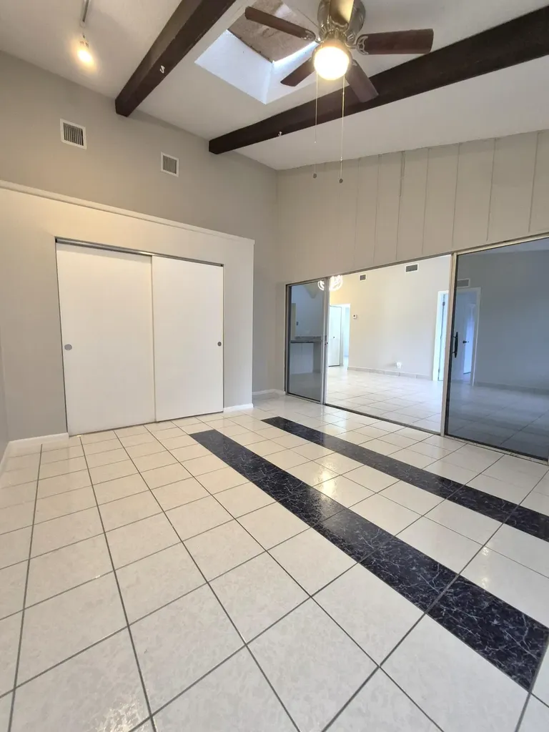 5510 S Lakewood Circle Circle S Margate FL 33063