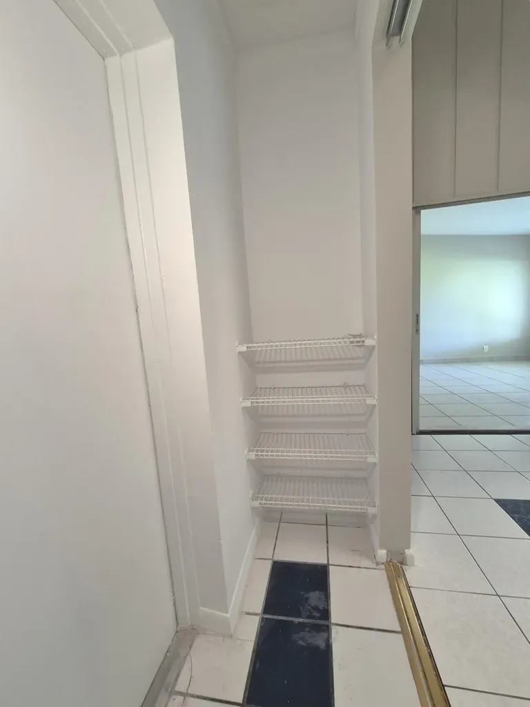 5510 S Lakewood Circle Circle S Margate FL 33063