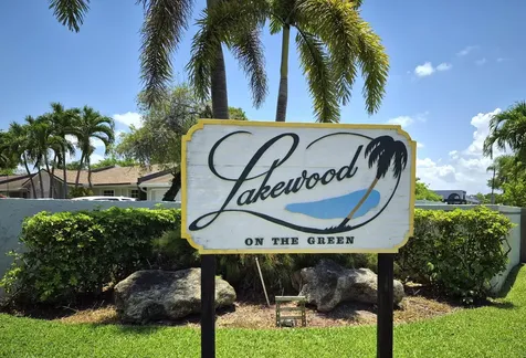5510 S Lakewood Circle Circle S Margate FL 33063