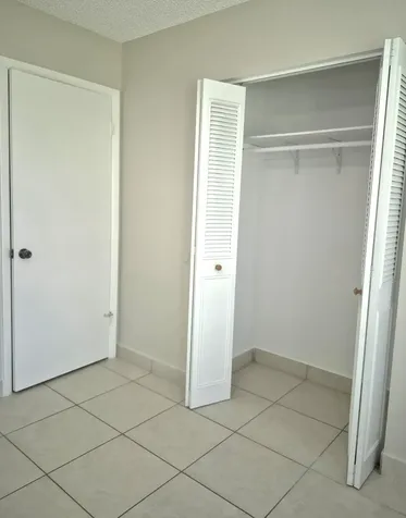 5510 S Lakewood Circle Circle S Margate FL 33063