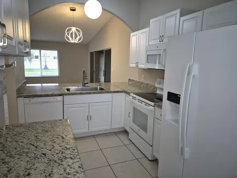 5510 S Lakewood Circle Circle S Margate FL 33063