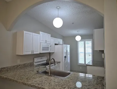 5510 S Lakewood Circle Circle S Margate FL 33063