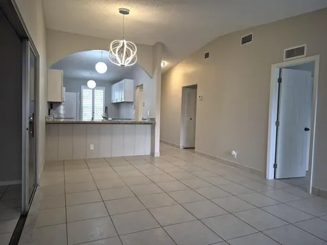 5510 S Lakewood Circle Circle S Margate FL 33063