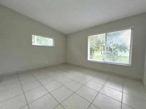 5510 S Lakewood Circle Circle S Margate FL 33063
