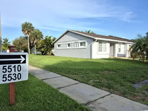 5510 S Lakewood Circle Circle S Margate FL 33063