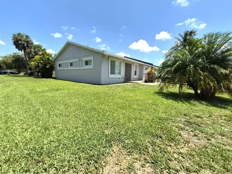 5510 S Lakewood Circle Circle S Margate FL 33063