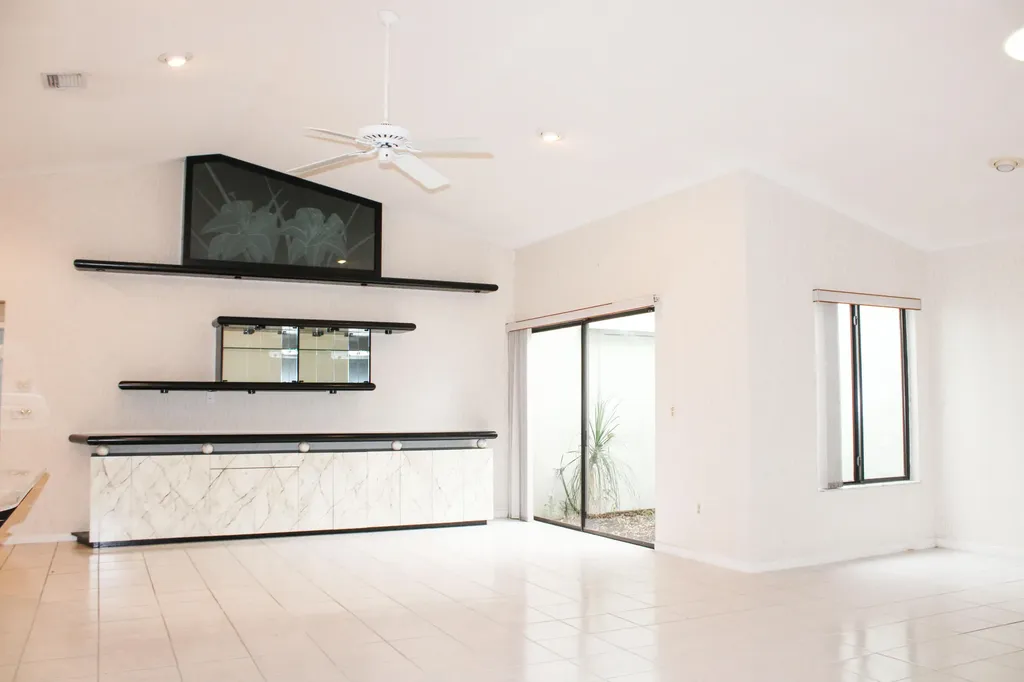 2583 NW 13th Street Delray Beach FL 33445