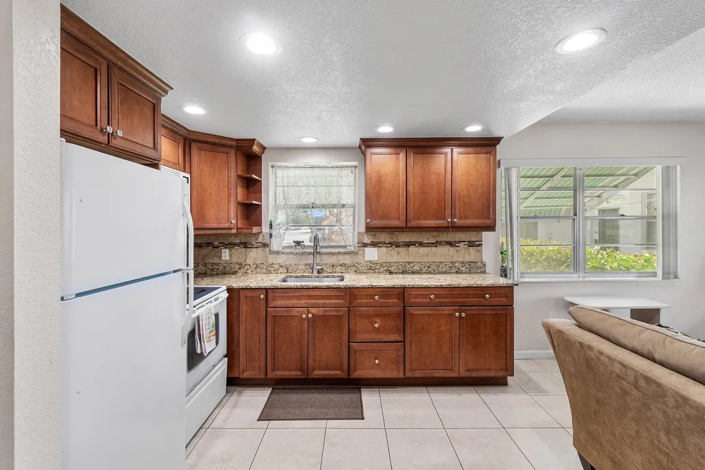 57 Canterbury West Palm Beach FL 33417