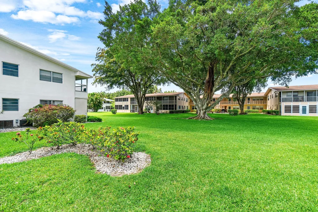 57 Canterbury West Palm Beach FL 33417