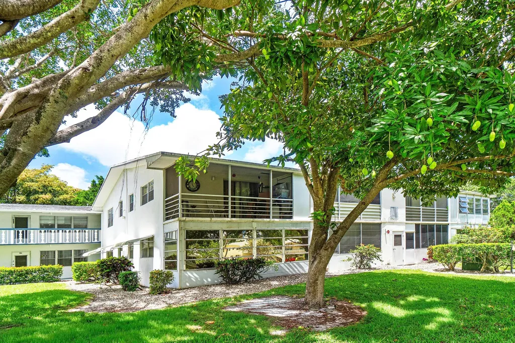 57 Canterbury West Palm Beach FL 33417