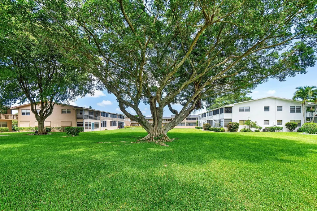 57 Canterbury West Palm Beach FL 33417