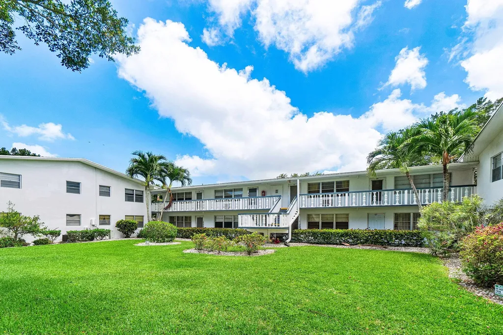 57 Canterbury West Palm Beach FL 33417
